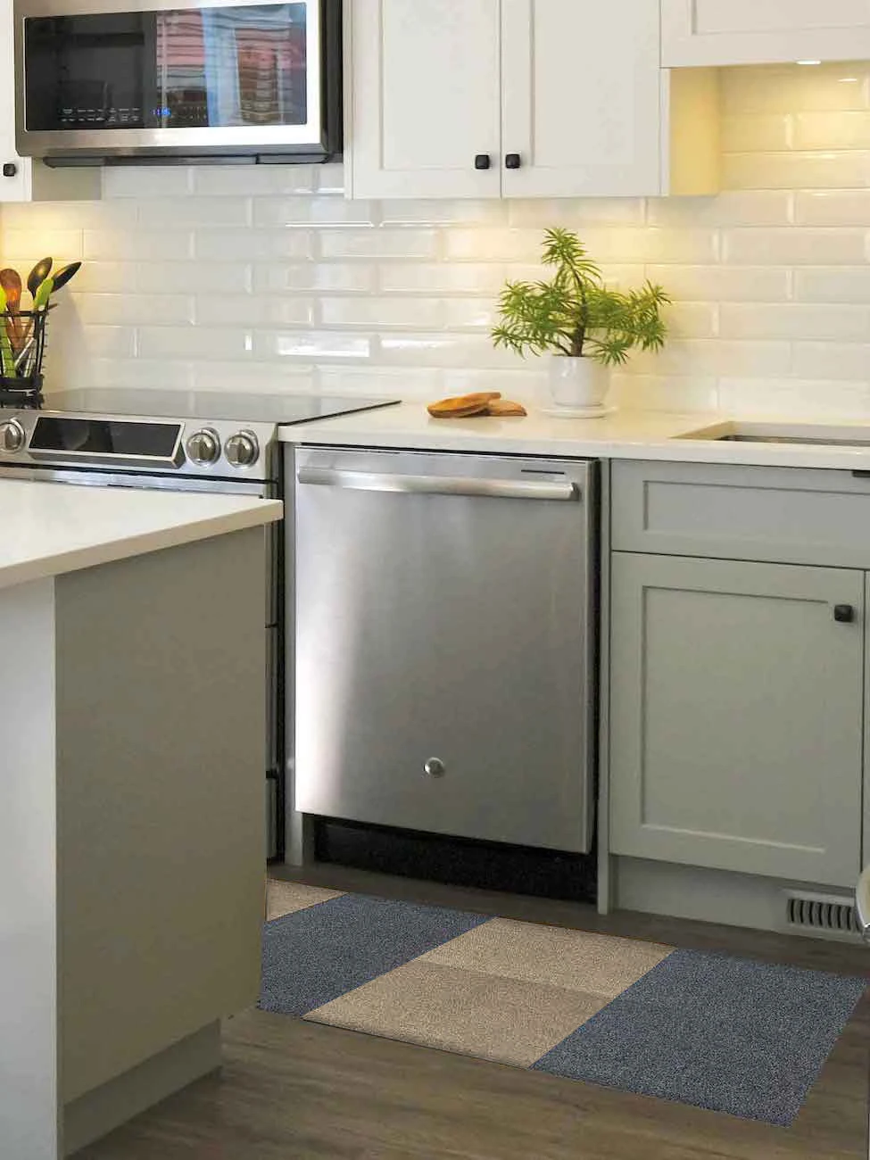 DIP Shade Carpet Tile Square 19.7 In. X 19.7 In. 16.2 Sq Ft/6 Pack - Image 3